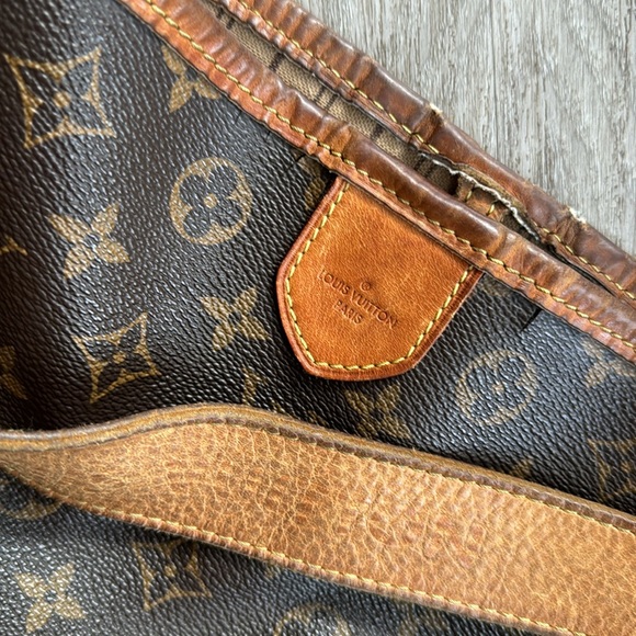 Authentic Louis Vuitton shoulder bag - Picture 2 of 10